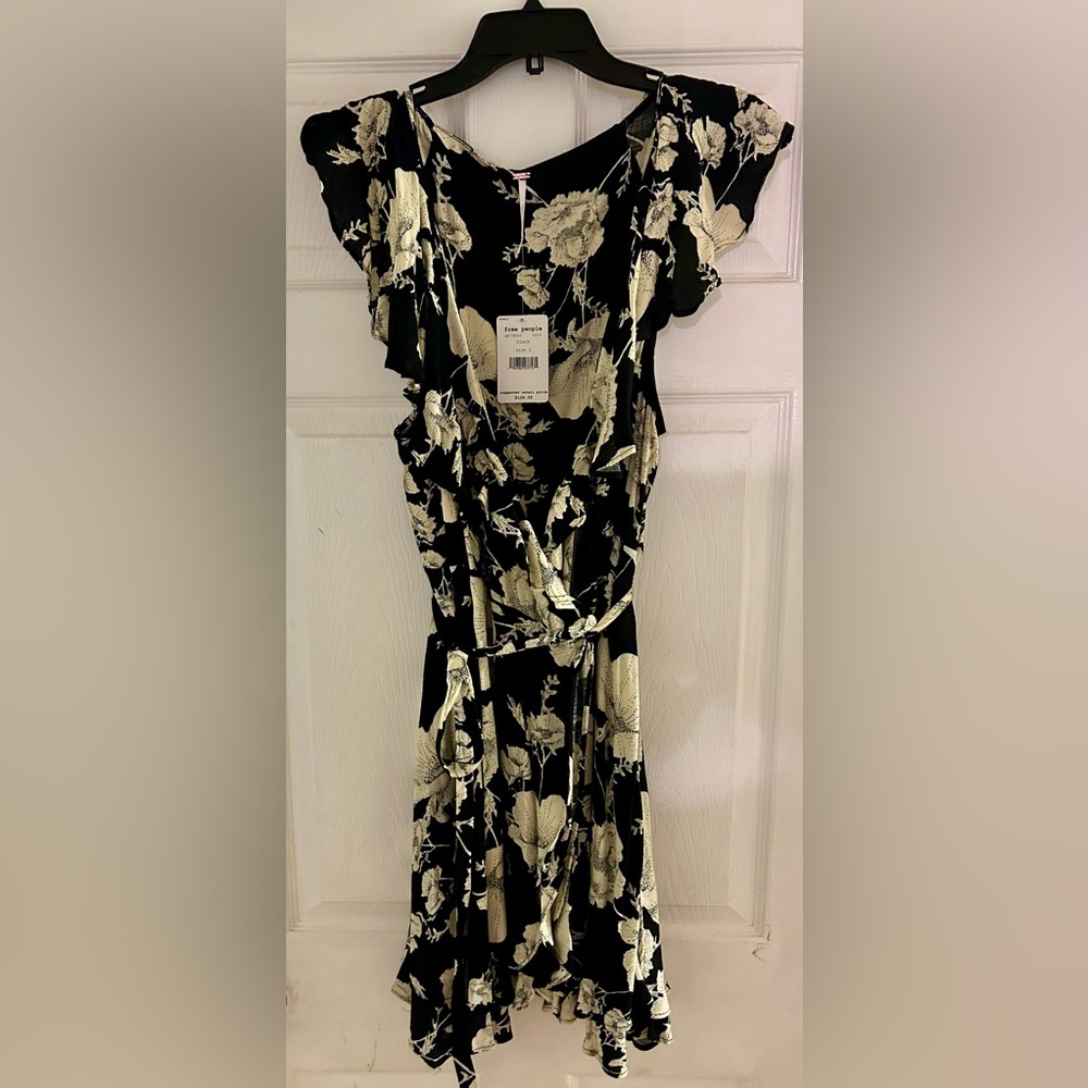 Super cute dress with tags still on!
